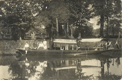 4752 Afbeelding van een motorschuit in de Leidsche Rijn te Utrecht die de verbinding Utrecht-De Hommel onderhoudt.